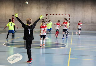 乐鱼官网安全-四国蝶泳转身用时差距仅0.07秒，蝶泳转身动作