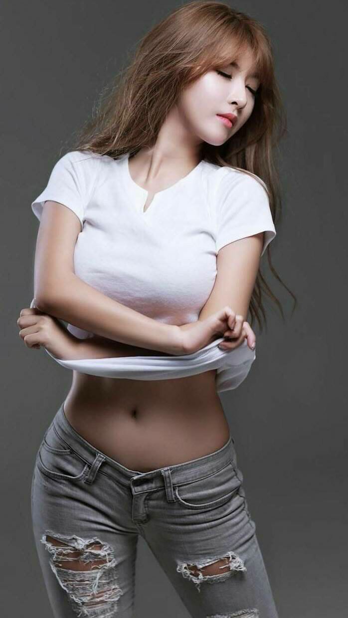 詹姆斯抢断致胜湖人再度问鼎榜首,詹姆斯湖人揭幕战